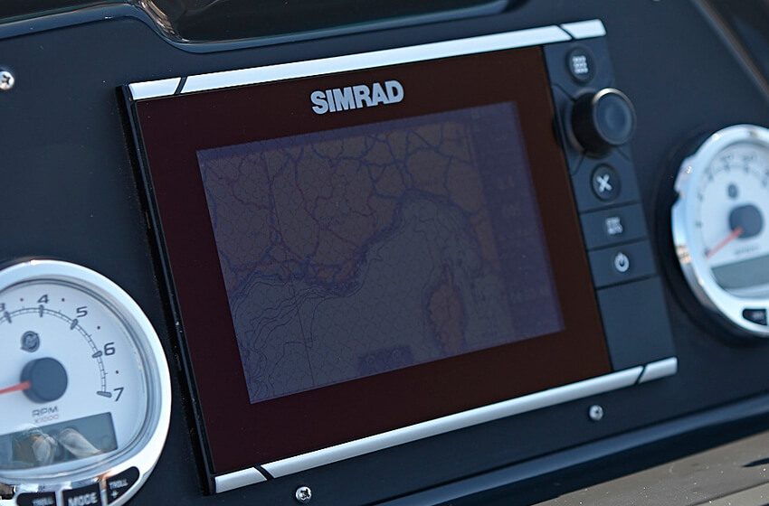 GPS 7”/Sonda Simrad NSS evo2 
