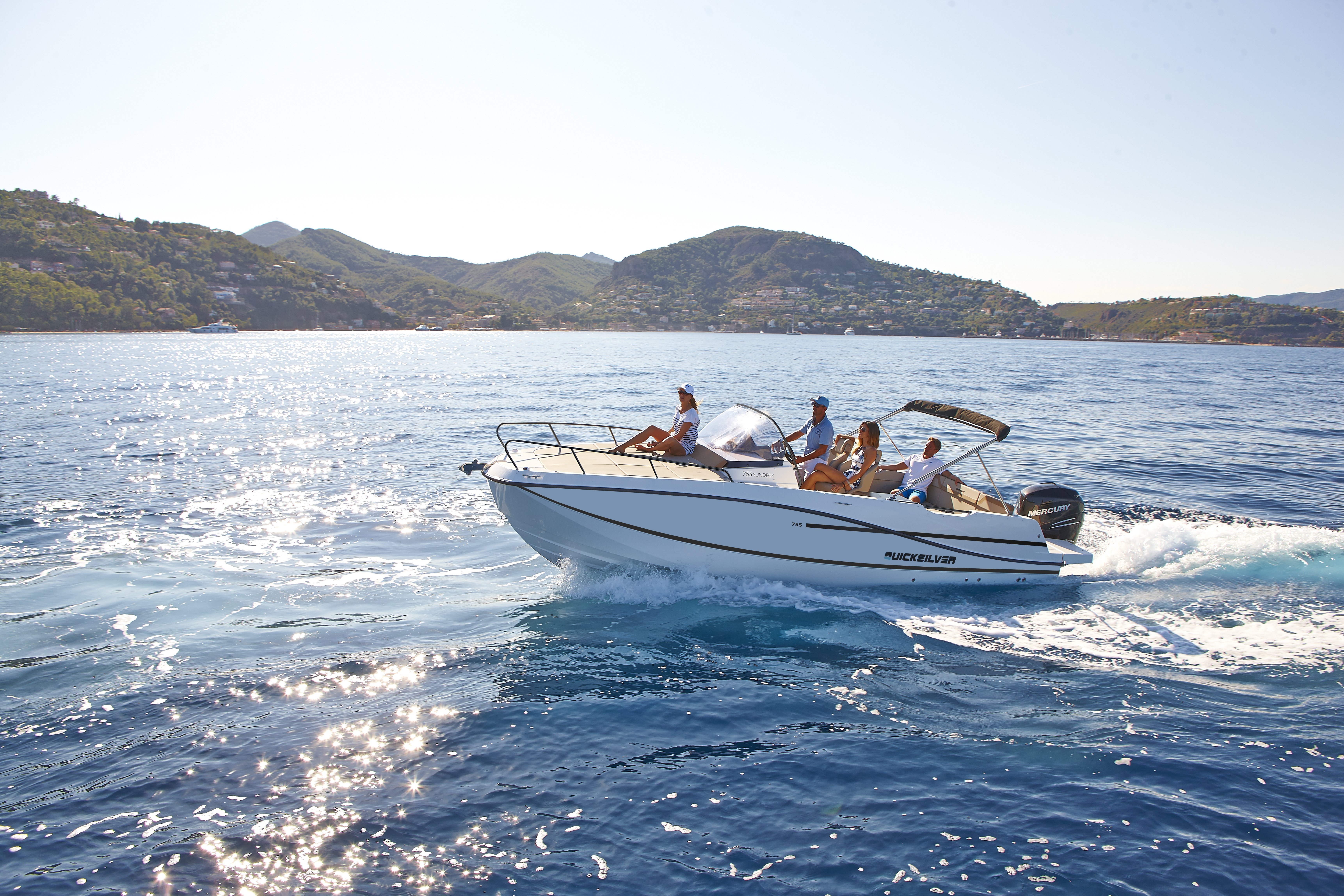 755 Sundeck Running 226 White