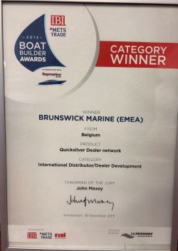 Boat Builder Award Winner 2015 Quicksilver (1) Reduced (1)