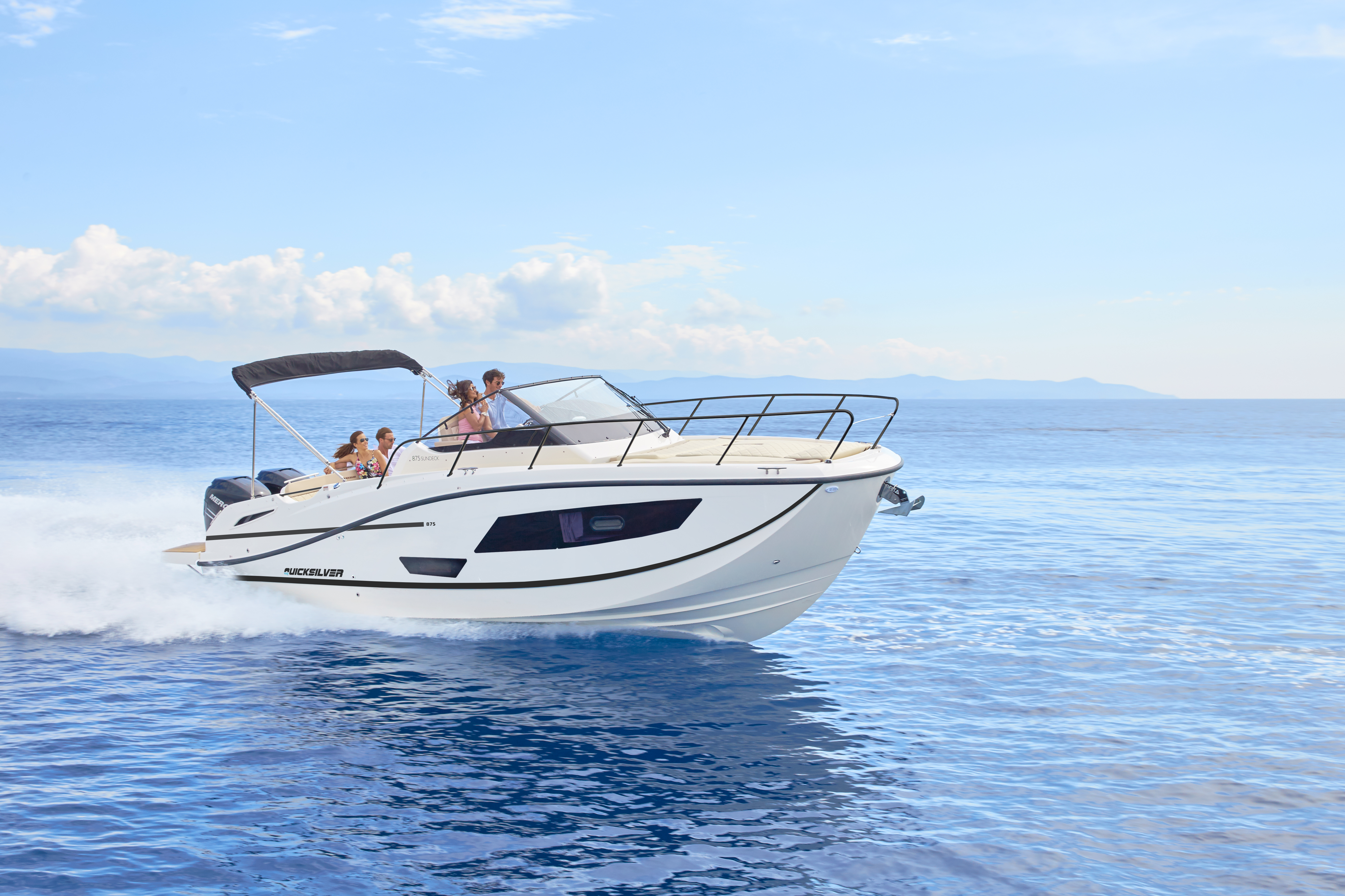 875 Sundeck Running 0346 White
