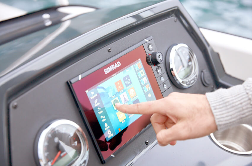 Simrad GPS/Chartplotter Cruise 7 mit HDI Transducer